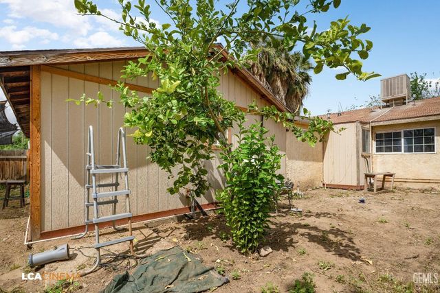 7901 Jay Street, Lamont, CA 93241