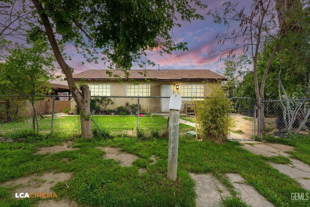 7901 Jay Street, Lamont, CA 93241