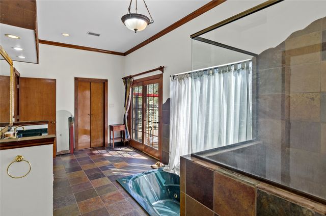 1400 E Shady Grove Road, Irving, TX 75060