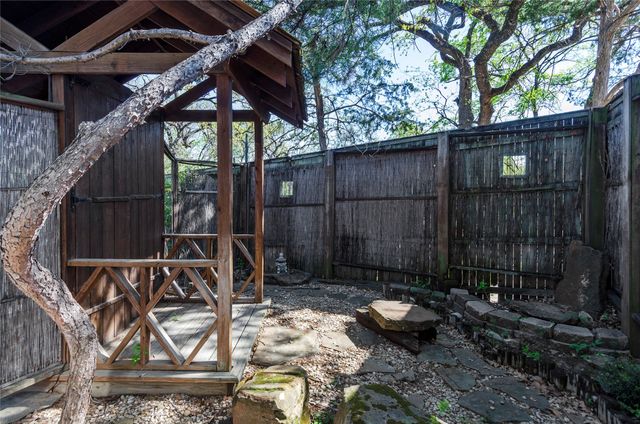 1400 E Shady Grove Road, Irving, TX 75060