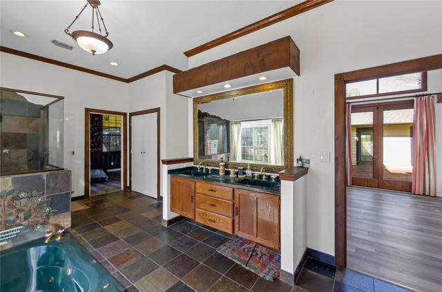 1400 E Shady Grove Road, Irving, TX 75060