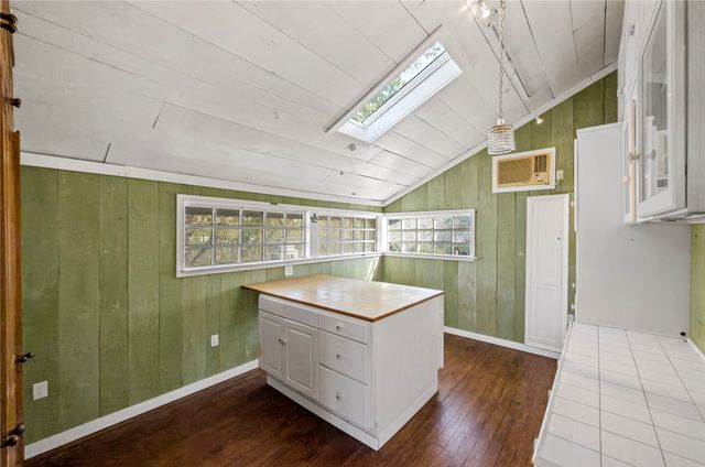 1400 E Shady Grove Road, Irving, TX 75060