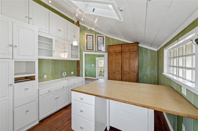 1400 E Shady Grove Road, Irving, TX 75060