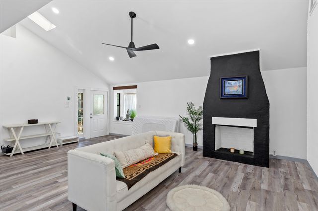 1400 E Shady Grove Road, Irving, TX 75060