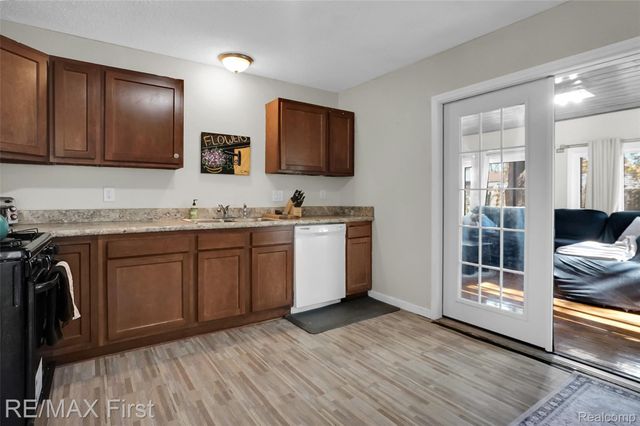 26730 Ridgemont Street, Roseville, MI 48066