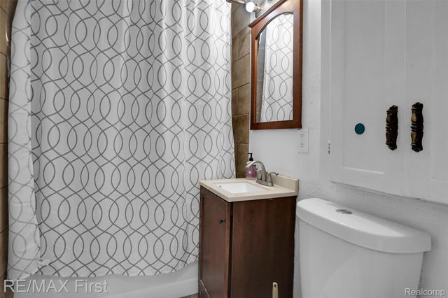 26730 Ridgemont Street, Roseville, MI 48066