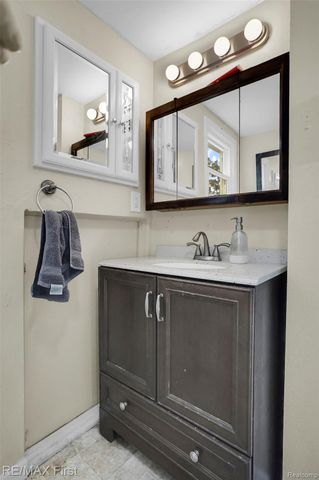 26730 Ridgemont Street, Roseville, MI 48066