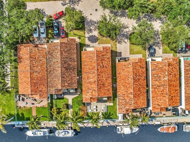 2901 Hidden Harbour St, Dania Beach, FL 33312