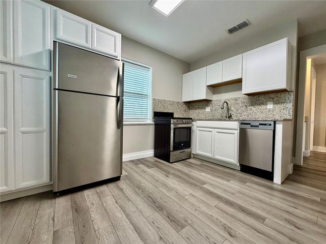 103 4TH STREET SE B, Winter Haven, FL 33880