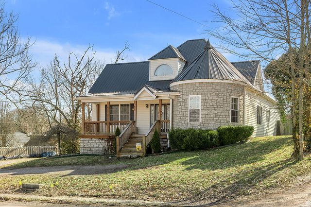 370 Mooreland Avenue, Harrodsburg, KY 40330