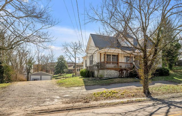 370 Mooreland Avenue, Harrodsburg, KY 40330