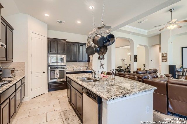 11338 Ivy Cadence, San Antonio, TX 78253