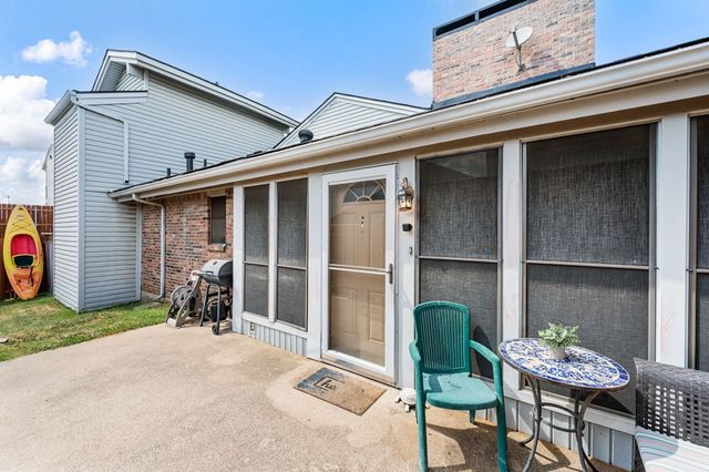 2541 Shady Ridge Drive C, Bedford, TX 76021