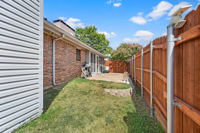 2541 Shady Ridge Drive C, Bedford, TX 76021