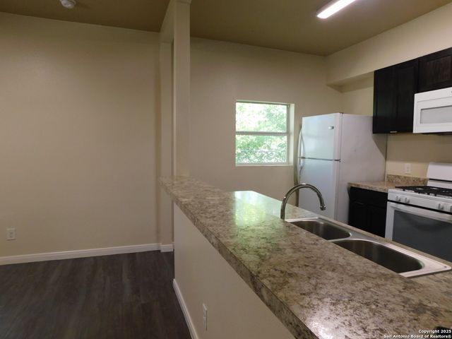 503 E Mitchell St Apt 101, San Antonio, TX 78210