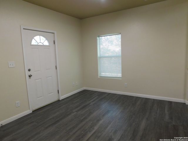 503 E Mitchell St Apt 101, San Antonio, TX 78210