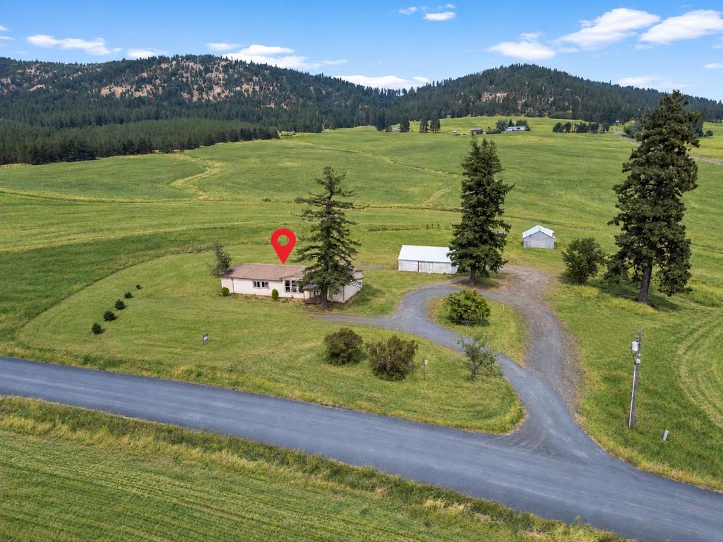 38521 Idaho Rd, Tekoa, WA 99033 photo 2
