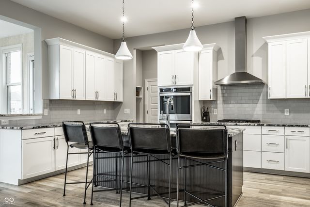 11165 Glen Avon Way, Zionsville, IN 46077