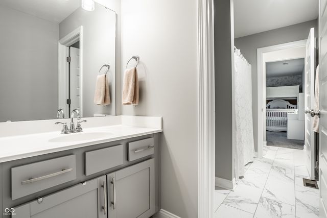 11165 Glen Avon Way, Zionsville, IN 46077
