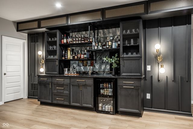 11165 Glen Avon Way, Zionsville, IN 46077