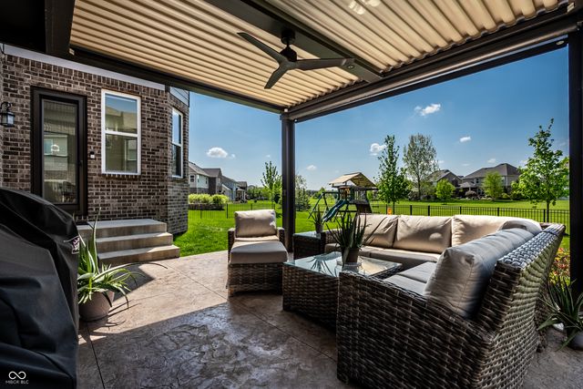11165 Glen Avon Way, Zionsville, IN 46077