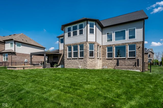 11165 Glen Avon Way, Zionsville, IN 46077