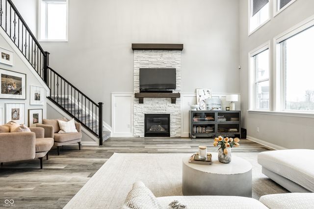 11165 Glen Avon Way, Zionsville, IN 46077