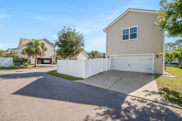 3665 Oyster Bluff Dr, Beaufort, SC 29907