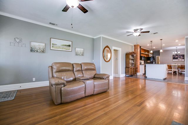 717 W Washington Drive, San Angelo, TX 76903