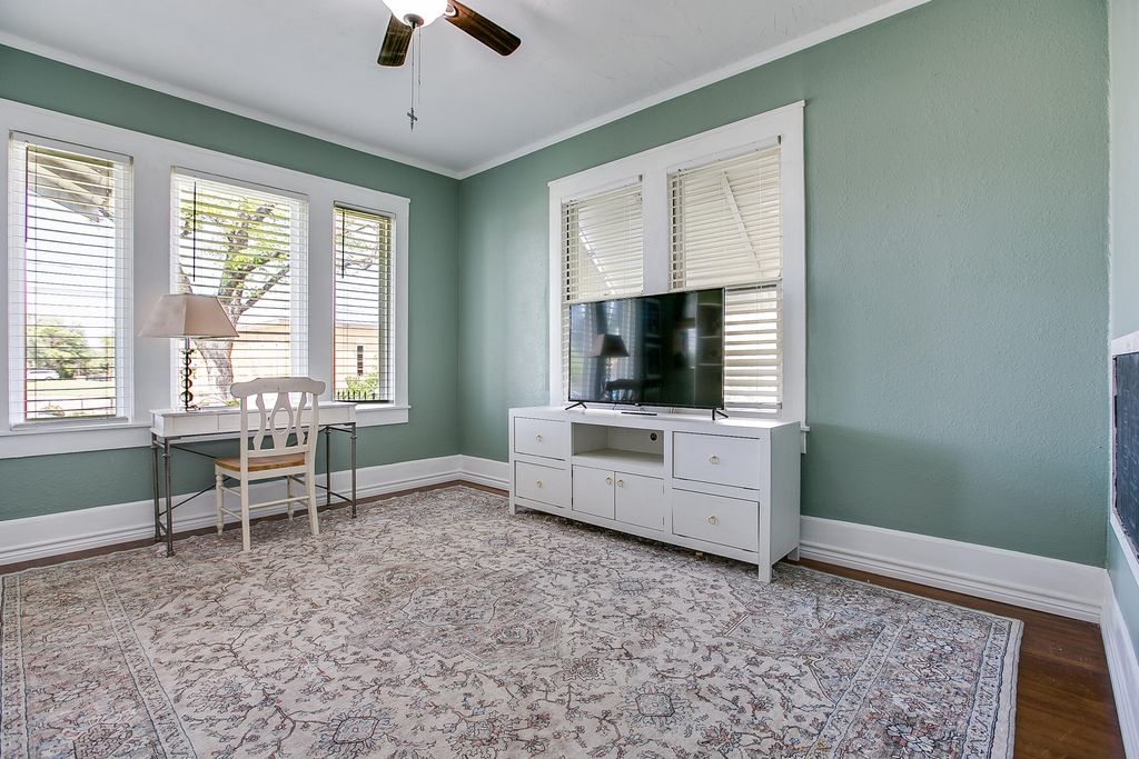 Image 29 of property listing at 717 W Washington Drive, San Angelo, TX 76903