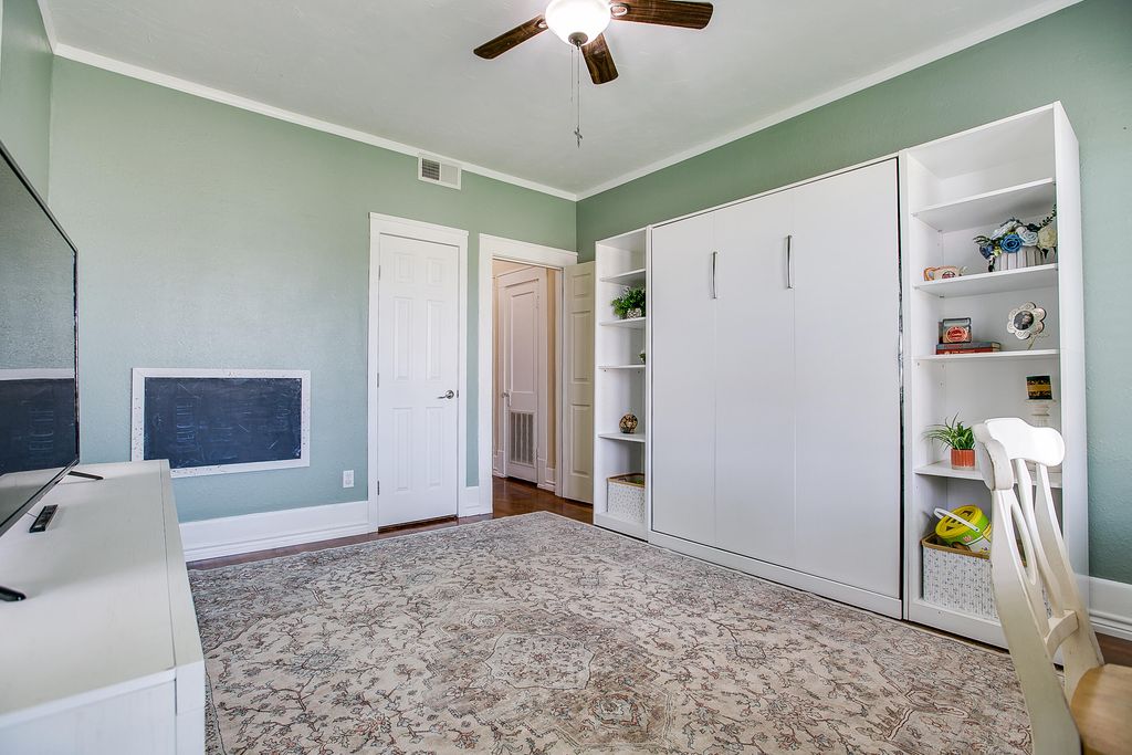 Image 30 of property listing at 717 W Washington Drive, San Angelo, TX 76903