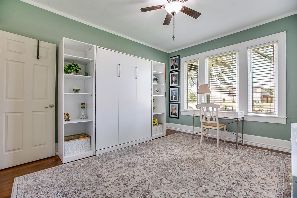 Image 31 of property listing at 717 W Washington Drive, San Angelo, TX 76903