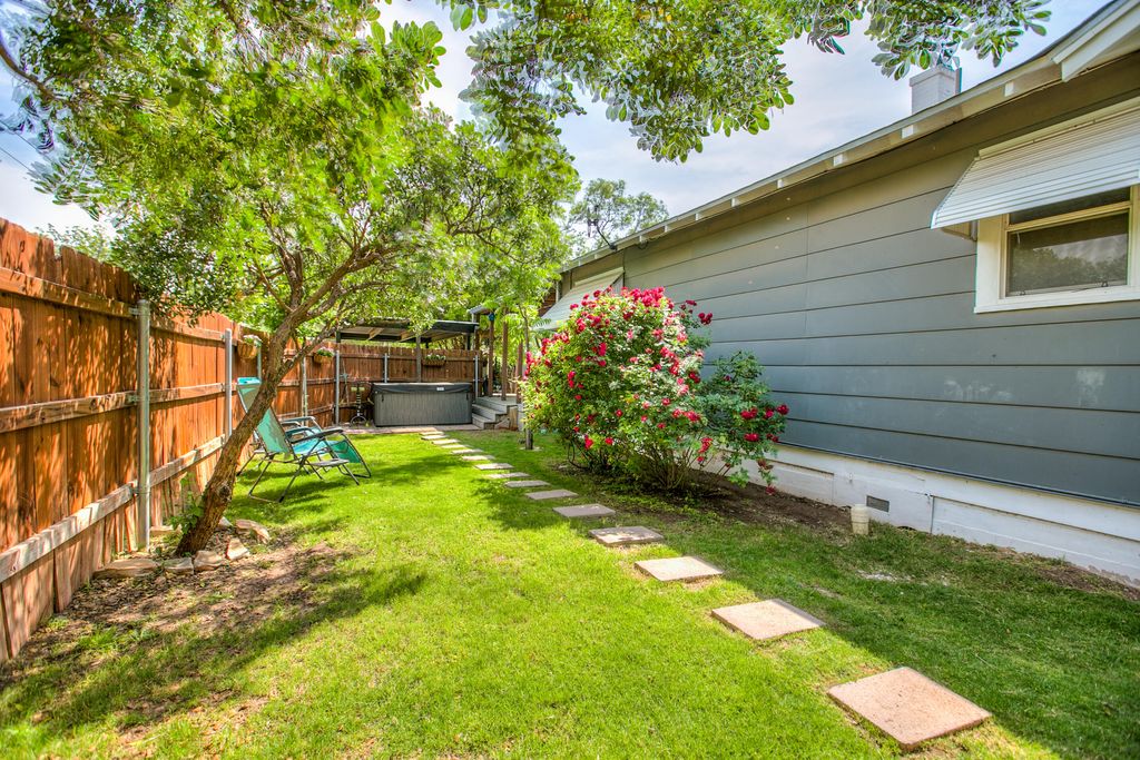 Image 36 of property listing at 717 W Washington Drive, San Angelo, TX 76903