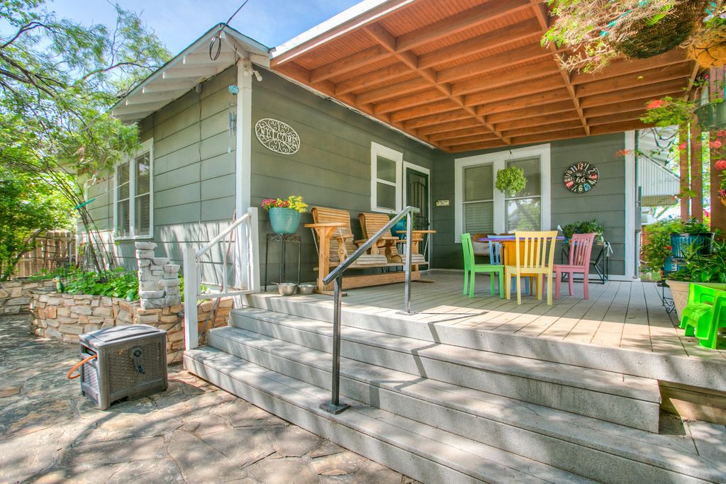 Image 41 of property listing at 717 W Washington Drive, San Angelo, TX 76903