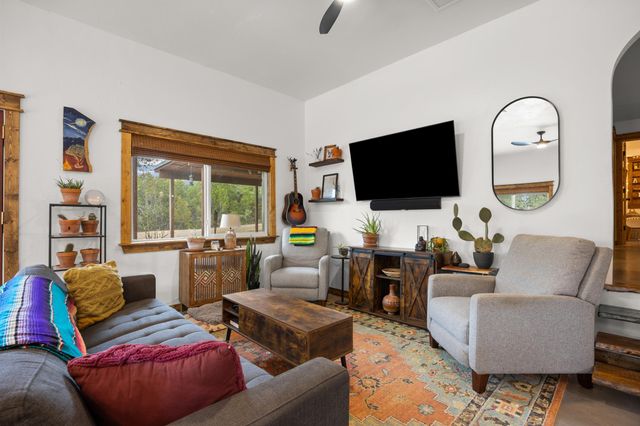 107 S Rainbow Ranch RD, Wimberley, TX 78676