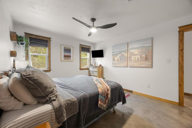 107 S Rainbow Ranch RD, Wimberley, TX 78676