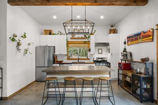 107 S Rainbow Ranch RD, Wimberley, TX 78676