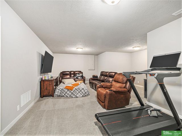 6307 N 169th Street, Omaha, NE 68116