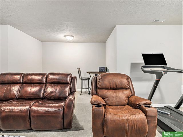 6307 N 169th Street, Omaha, NE 68116