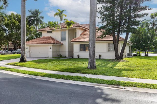 1361 SW 104th Ave, Pembroke Pines, FL 33025