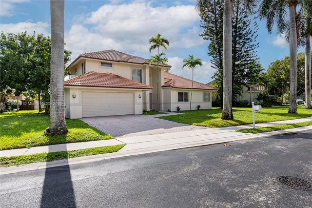 1361 SW 104th Ave, Pembroke Pines, FL 33025