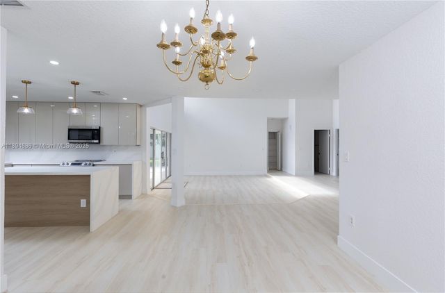 1361 SW 104th Ave, Pembroke Pines, FL 33025