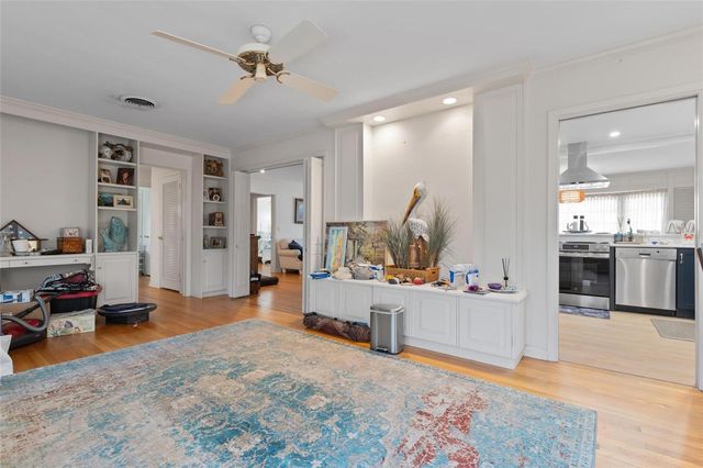 502 HILLCREST AVENUE, Tarpon Springs, FL 34689