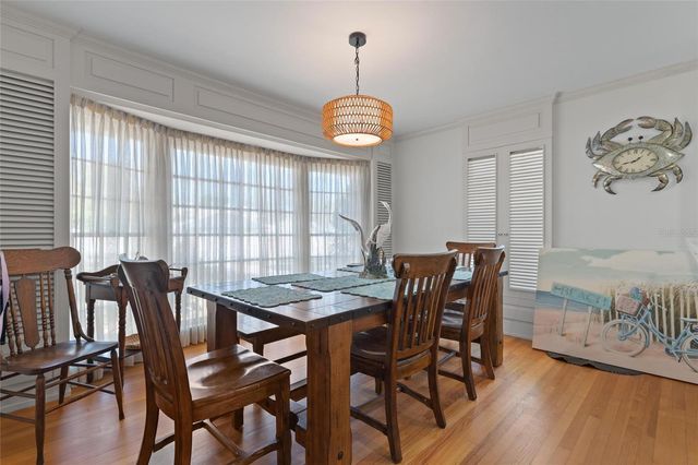 502 HILLCREST AVENUE, Tarpon Springs, FL 34689