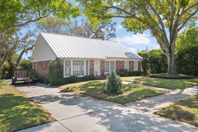 502 HILLCREST AVENUE, Tarpon Springs, FL 34689