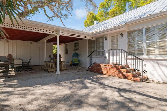 502 HILLCREST AVENUE, Tarpon Springs, FL 34689