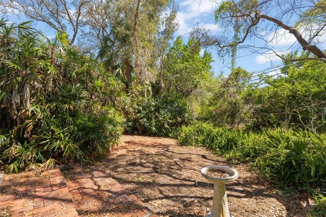 502 HILLCREST AVENUE, Tarpon Springs, FL 34689