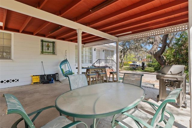 502 HILLCREST AVENUE, Tarpon Springs, FL 34689