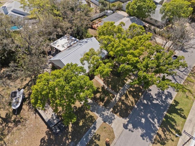 502 HILLCREST AVENUE, Tarpon Springs, FL 34689