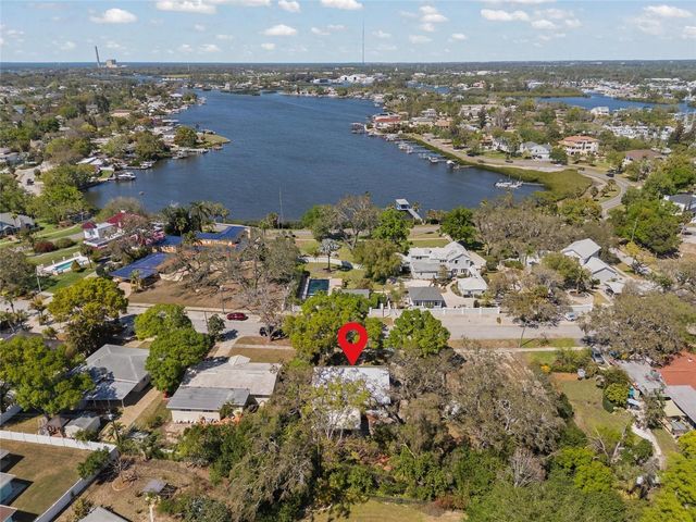 502 HILLCREST AVENUE, Tarpon Springs, FL 34689